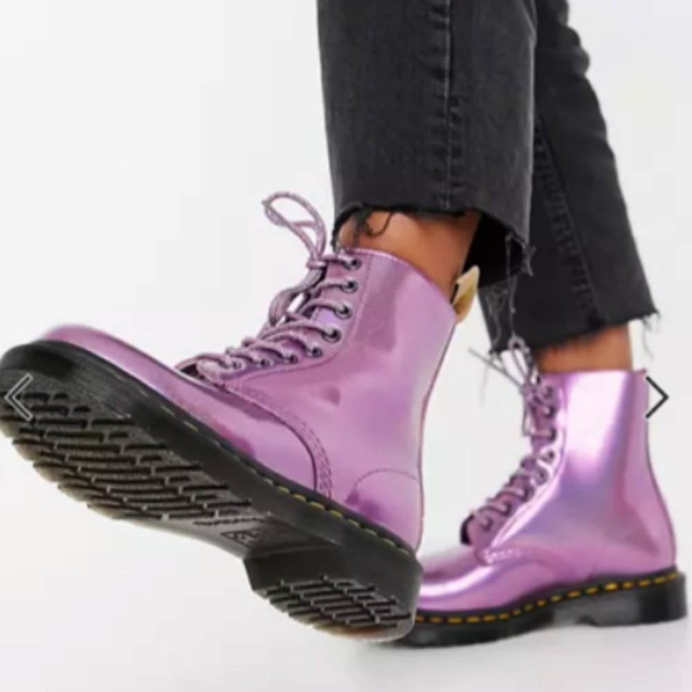 Dr. Martens 1460 PASCAL PRYSM Pink Iridescent Ankle Boots RARE FIND